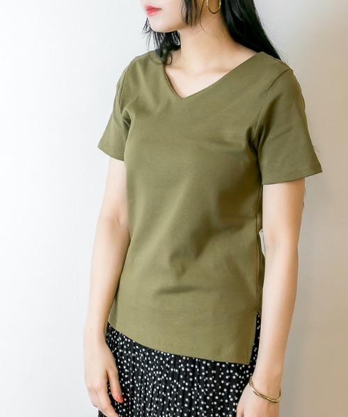 RCD(アールシーディー)の「VネックダブルフロントTシャツ(Tシャツ/カットソー・レディース・グレイッシュベージュ/ブラック/カーキ/オフホワイト・M/LL/L)」の14枚目の写真