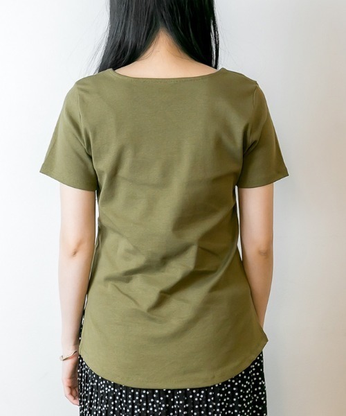 RCD(アールシーディー)の「VネックダブルフロントTシャツ(Tシャツ/カットソー・レディース・グレイッシュベージュ/ブラック/カーキ/オフホワイト・M/LL/L)」の15枚目の写真