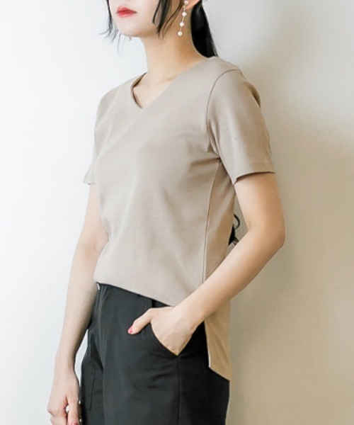 RCD(アールシーディー)の「VネックダブルフロントTシャツ(Tシャツ/カットソー・レディース・グレイッシュベージュ/ブラック/カーキ/オフホワイト・M/LL/L)」の12枚目の写真