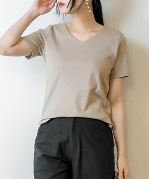 RCD(アールシーディー)の「VネックダブルフロントTシャツ(Tシャツ/カットソー・レディース・グレイッシュベージュ/ブラック/カーキ/オフホワイト・M/LL/L)」の11枚目の写真