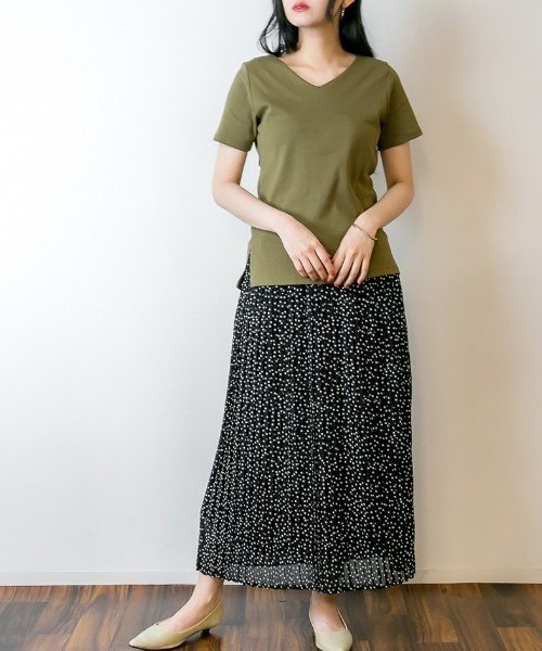RCD(アールシーディー)の「VネックダブルフロントTシャツ(Tシャツ/カットソー・レディース・グレイッシュベージュ/ブラック/カーキ/オフホワイト・M/LL/L)」の20枚目の写真