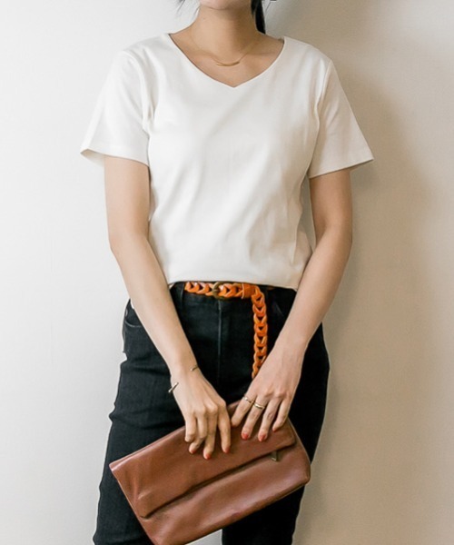 RCD(アールシーディー)の「VネックダブルフロントTシャツ(Tシャツ/カットソー・レディース・グレイッシュベージュ/ブラック/カーキ/オフホワイト・M/LL/L)」の7枚目の写真