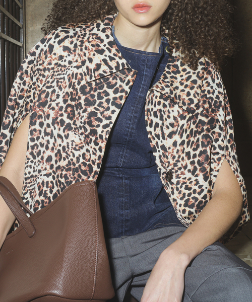 Bonum(ボナム)の「LEOPARD CAPE SPRING コート(ポンチョ・レディース・ブラウン・FREE)」の3枚目の写真