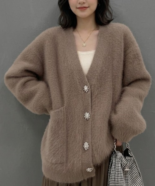 Lana821（ラナハニー）の「飾りボタン モヘアルーズカーディガン（カーディガン/ボレロ・レディース・ベージュ/ブラック・FREE）」の2枚目の写真
