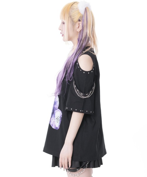 TRAVAS TOKYO(トラバス トウキョウ)の「『TRAVAS TOKYO/トラバス トーキョー』ベルト使いくまプリントTシャツ(Tシャツ/カットソー・レディース・ホワイト/ブラック・FREE)」の4枚目の写真