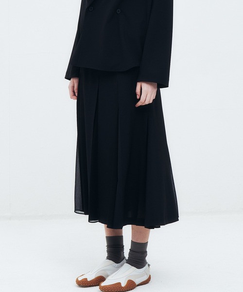 LE CIEL BLEU(ルシェルブルー)の「プリーテッドスカートwシアーディティール / Pleated Skirt w/Sheer Detail(スカート・レディース・ブラック/グレー・34/36/38)」の6枚目の写真