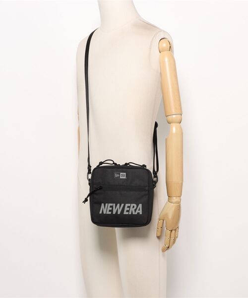 NEW ERA（ニューエラ）の「【NEW ERA/ニューエラ】スクエア ショルダーポーチ 1.5L NEW ERAロゴ ブラック（ショルダーバッグ・メンズ・ブラック・FREE）」の5枚目の写真