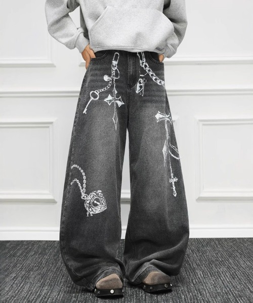 lilful(リルフル)の「【26年春夏新作】Y2K クロスチェーンプリント ワイドデニムパンツ(デニムパンツ・レディース・ブラック・XL/L/M)」の19枚目の写真