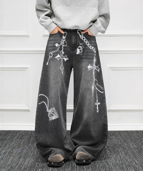 lilful(リルフル)の「【26年春夏新作】Y2K クロスチェーンプリント ワイドデニムパンツ(デニムパンツ・レディース・ブラック・XL/L/M)」の20枚目の写真