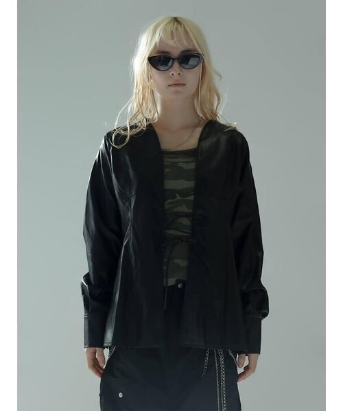 :ETHROF(イーサオブ)の「FAUX LEATHER RIBBON DETAIL BLOUSE(シャツ/ブラウス・レディース・ブラック・MEDIUM)」の9枚目の写真