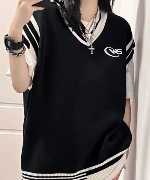 NANEA(ナネア)の「ワンポイント刺しゅう Vネックラインベスト(ベスト・レディース・ホワイト/ブラック・フリー)」の2枚目の写真