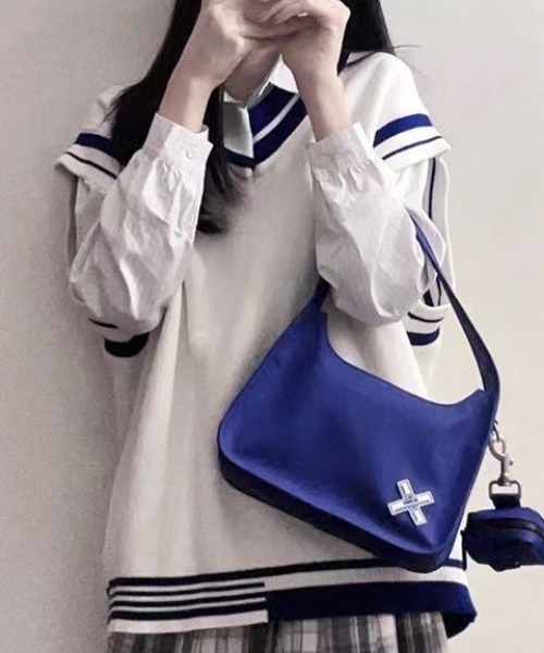 NANEA(ナネア)の「ワンポイント刺しゅう Vネックラインベスト(ベスト・レディース・ホワイト/ブラック・フリー)」の13枚目の写真