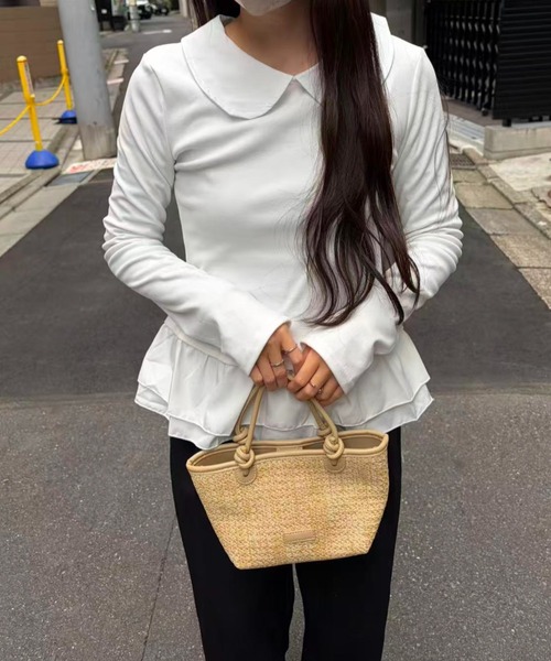 mebole(メボレ)の「Round Collar Frill Top(Tシャツ/カットソー・レディース・ブラック/ホワイト・FREE)」の7枚目の写真