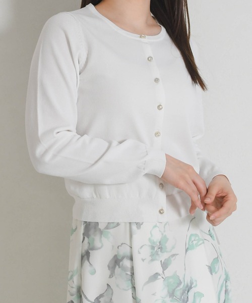 MISCH MASCH(ミッシュマッシュ)の「2026春夏新作 ベーシックビジュー釦カーディガン(カーディガン/ボレロ・レディース・グリーン/レッド/ホワイト/ブラック/ブルー・フリ-)」の2枚目の写真