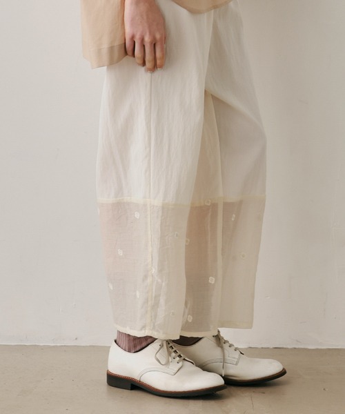 Kelen(ケレン)の「「KELEN / ケレン」裾切替シアー刺繍イージーパンツ(その他パンツ・レディース・チャコールグレー/ブラック/アイボリー・S/M)」の11枚目の写真