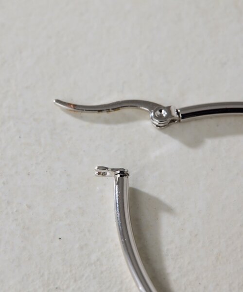 ear PAPILLONNER(イアパピヨネ)の「《金属アレルギー対応/ステンレス》マーキスフープピアス(ピアス(両耳用)・レディース・シルバー/ゴールド・FREE)」の5枚目の写真