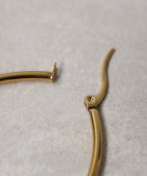 ear PAPILLONNER(イアパピヨネ)の「《金属アレルギー対応/ステンレス》マーキスフープピアス(ピアス(両耳用)・レディース・シルバー/ゴールド・FREE)」の12枚目の写真
