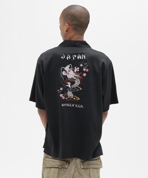 AVIREX（アヴィレックス）の「SOUVENIR S/S SHIRT”DRAGON ＆CHERRY BLOSSOMS" / スーベニア ショートスリーブ シャツ ドラゴン＆チェリーブロッサム（シャツ/ブラウス・メンズ・ナチュラル/ブラック/ネイビー・2XL/XL/M/L）」の4枚目の写真