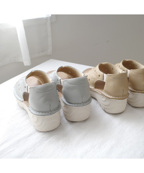 Pointer（shoes）（ポインター）の「【本革・軽量】ウエッジソール クッション パンチング サンダル（サンダル・レディース・ブラック/グレー系その他/ベージュ/ホワイト・S/M/LL/L）」の21枚目の写真
