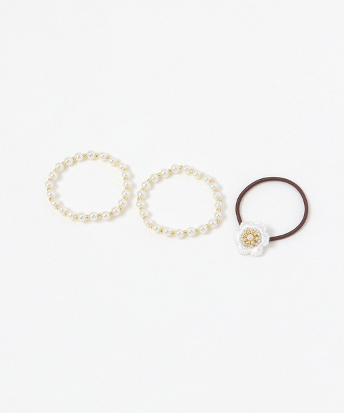 studio CLIP（スタディオクリップ）の「パールお花ポニー3個セット（ヘアゴム・レディース・ホワイト/ベージュ/グレー・FREE）」の2枚目の写真