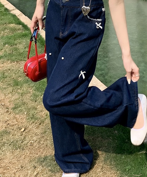 SHOUYO(ショウヨウ)の「リボンデザインが映えるルーズワイドデニムパンツ(デニムパンツ・レディース・ネイビー・M)」の5枚目の写真