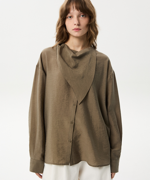 MIDNLOW(ミッドアンドロー)の「Unbalanced Scarf Shirts (Brown)(シャツ/ブラウス・レディース・その他・FREE)」の2枚目の写真