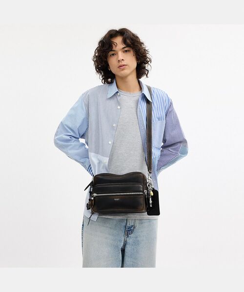 極美品✨COACH コーチ ボディバッグ オールレザー ブラック　ダブルチャーム 極美品 コーチ ボディバッグ トンプソン 本革 ブラック ロゴ型押し