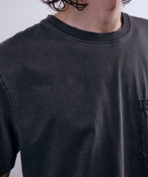 NUAKLE(ヌアクル)の「(m) ソフトダイダーポケットTシャツ_チャコールブラック(Tシャツ/カットソー・メンズ・その他・1/2)」の4枚目の写真