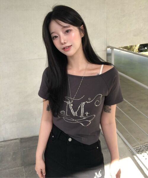 MUCENT(ムセント)の「グリント ワンショルダー キュービックポイント アンバランス 半袖Tシャツ(Tシャツ/カットソー・レディース・チャコール・FREE)」の5枚目の写真