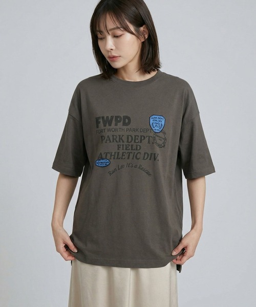 LEPSIM(レプシィム)の「ポイントワッペンプリントTSS 666472(Tシャツ/カットソー・レディース・ライトブルー/オフホワイト/チャコールグレー・FREE)」の1枚目の写真