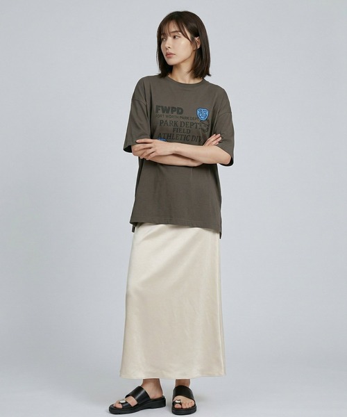 LEPSIM(レプシィム)の「ポイントワッペンプリントTSS 666472(Tシャツ/カットソー・レディース・ライトブルー/オフホワイト/チャコールグレー・FREE)」の15枚目の写真