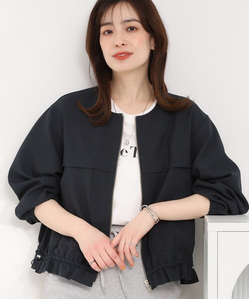 SHOO・LA・RUE（シューラルー）の「【S-LL】スタイルアップを叶える　大人のドロストブルゾン（ブルゾン・レディース・ネイビー/ダークブラウン/ライトベージュ・01/02/03/04）」の3枚目の写真