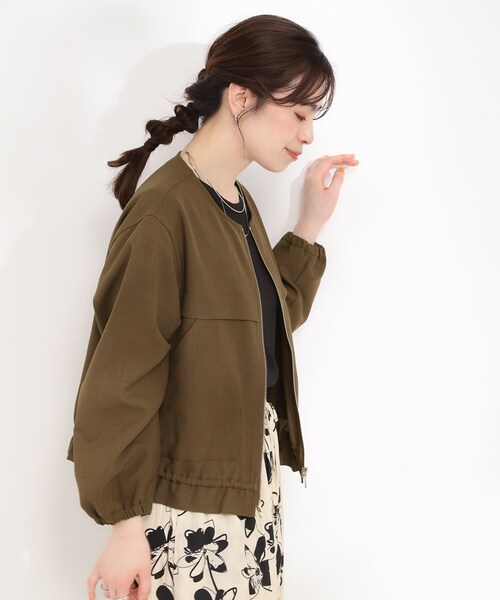 SHOO・LA・RUE（シューラルー）の「【S-LL】スタイルアップを叶える　大人のドロストブルゾン（ブルゾン・レディース・ネイビー/ダークブラウン/ライトベージュ・01/02/03/04）」の7枚目の写真