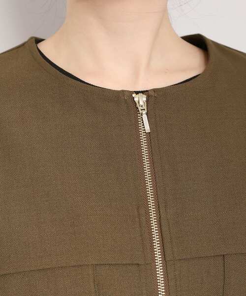 SHOO・LA・RUE（シューラルー）の「【S-LL】スタイルアップを叶える　大人のドロストブルゾン（ブルゾン・レディース・ネイビー/ダークブラウン/ライトベージュ・01/02/03/04）」の17枚目の写真