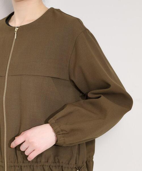 SHOO・LA・RUE（シューラルー）の「【S-LL】スタイルアップを叶える　大人のドロストブルゾン（ブルゾン・レディース・ネイビー/ダークブラウン/ライトベージュ・01/02/03/04）」の18枚目の写真