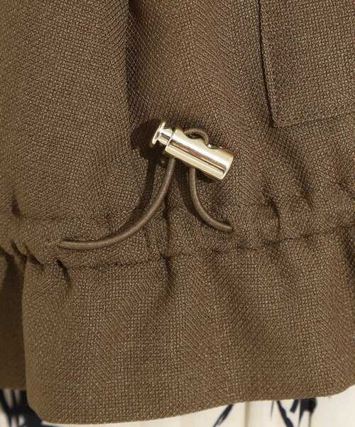 SHOO・LA・RUE（シューラルー）の「【S-LL】スタイルアップを叶える　大人のドロストブルゾン（ブルゾン・レディース・ネイビー/ダークブラウン/ライトベージュ・01/02/03/04）」の22枚目の写真