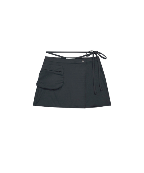 TUOMIO（トゥオミオ）の「STRAPPY SKIRT PANTS [BLACK]（その他パンツ・レディース・その他・1/2/0）」の4枚目の写真
