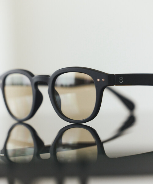 IZIPIZI(イジピジ)の「IZIPIZI/イジピジ SUN LIGHT COLOR #C ファッション用グラス(サングラス・メンズ・チャコールグレー/ブラウン/ブラウン系その他/ブラック・ONE SIZE)」の5枚目の写真
