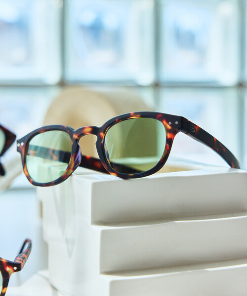 IZIPIZI(イジピジ)の「IZIPIZI/イジピジ SUN LIGHT COLOR #C ファッション用グラス(サングラス・メンズ・チャコールグレー/ブラウン/ブラウン系その他/ブラック・ONE SIZE)」の11枚目の写真