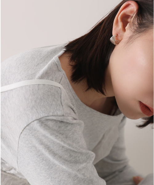 Lilas(リラ)の「【SAMH by LILAS】5ラインカーブフープピアス SV(両耳)(ピアス(両耳用)・レディース・シルバー・FREE)」の6枚目の写真