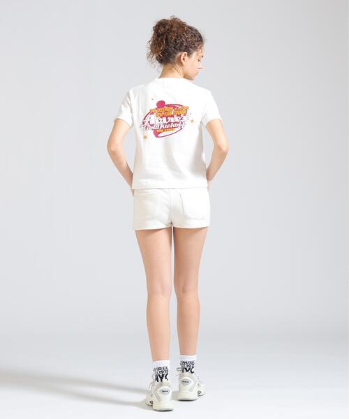 AVIREX(アヴィレックス)の「GOLD KICKOFF PUFF PRINT T-SHIRT(Tシャツ/カットソー・レディース・ホワイト/イエロー/ブラック・M/S)」の9枚目の写真