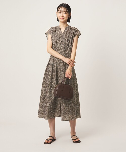 green label relaxing（グリーンレーベルリラクシング）の「シアー タック フレア フレンチスリーブ ワンピース（ワンピース・レディース・ダークブラウン/その他2/その他1/ネイビー・36/38）」の5枚目の写真