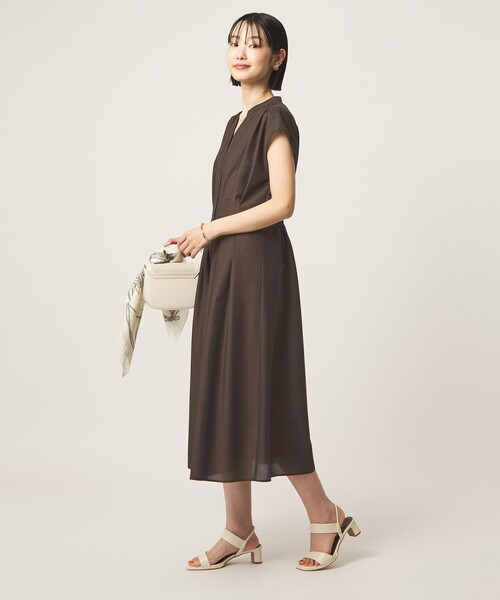 green label relaxing（グリーンレーベルリラクシング）の「シアー タック フレア フレンチスリーブ ワンピース（ワンピース・レディース・ダークブラウン/その他2/その他1/ネイビー・36/38）」の9枚目の写真