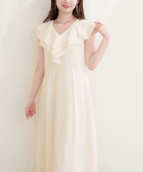 natural couture(ナチュラルクチュール)の「〈Erikoコラボ〉フリルカラーノースリワンピース(ワンピース・レディース・ミント/ベージュ/ブラック/アイボリー・SMALL/MEDIUM)」の2枚目の写真