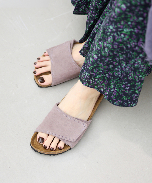 IENA（イエナ）の「《販路限定》BIRKENSTOCK/ビルケンシュトック SYLT 2.0 サンダル 1031954/970（サンダル・レディース・アイボリー/パープル・38/37/36）」の2枚目の写真