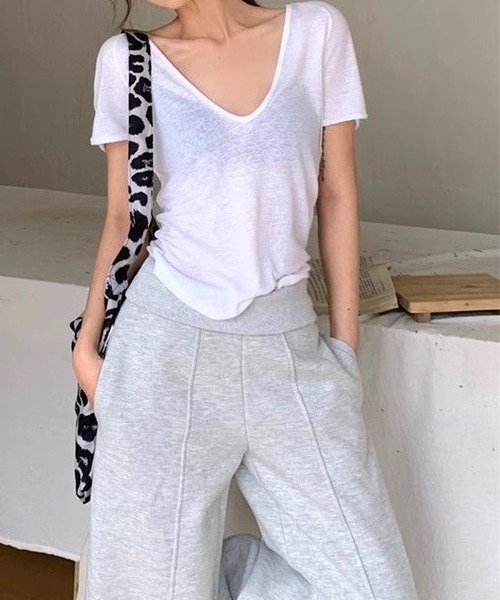 MEMECLE(メメクル)の「【 MEMECLE / メメクル 】シースルー VネックTシャツ(Tシャツ/カットソー・レディース・ホワイト/ブラック/ベージュ・SMALL/MEDIUM)」の11枚目の写真