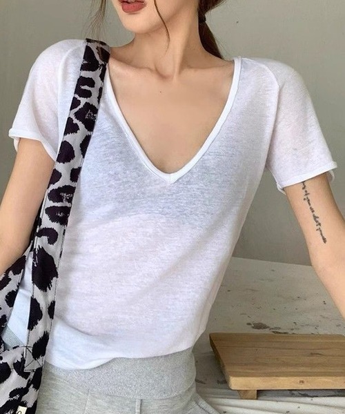 MEMECLE(メメクル)の「【 MEMECLE / メメクル 】シースルー VネックTシャツ(Tシャツ/カットソー・レディース・ホワイト/ブラック/ベージュ・SMALL/MEDIUM)」の10枚目の写真