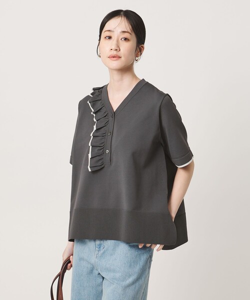 UNITED ARROWS(ユナイテッドアローズ)の「ミニマル フリル ショートスリーブ ニット(ニット/セーター・レディース・オフホワイト/ネイビー/ダークグレー・FREE)」の1枚目の写真