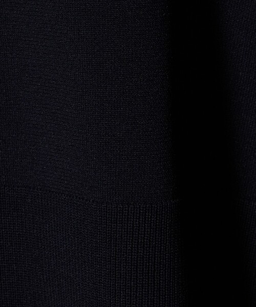 UNITED ARROWS(ユナイテッドアローズ)の「ミニマル フリル ショートスリーブ ニット(ニット/セーター・レディース・オフホワイト/ネイビー/ダークグレー・FREE)」の19枚目の写真