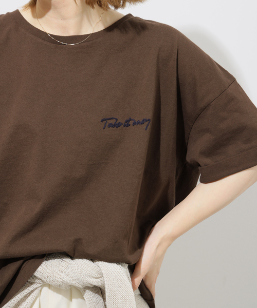 JOURNAL STANDARD relume（ジャーナルスタンダード　レリューム）の「《追加2 / 新色》刺繍ロゴハーフスリーブT（Tシャツ/カットソー・レディース・ブラウン/グレー/ブラック系その他/ホワイト・FREE）」の4枚目の写真